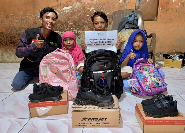 Sempat Terhenti Karena Kendala Ekonomi, 3 Bersaudara Ini Akhirnya Kembali Bersekolah