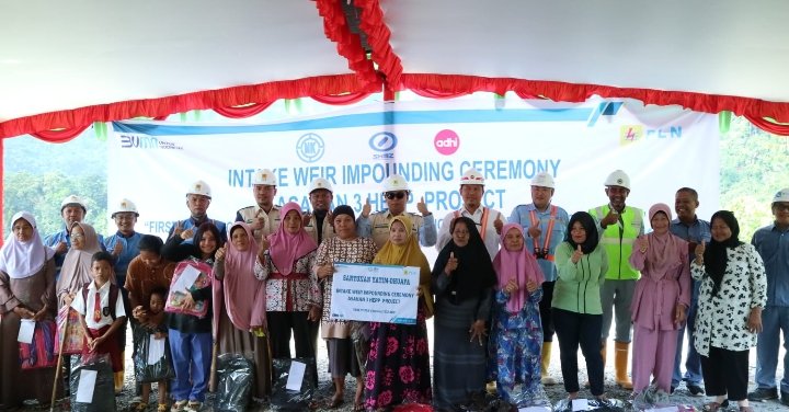 YBM PLN Salurkan Zakat Maal Untuk Yatim Dhuafa dan Fakir Miskin di Sekitar Proyek PLTA Asahan 3