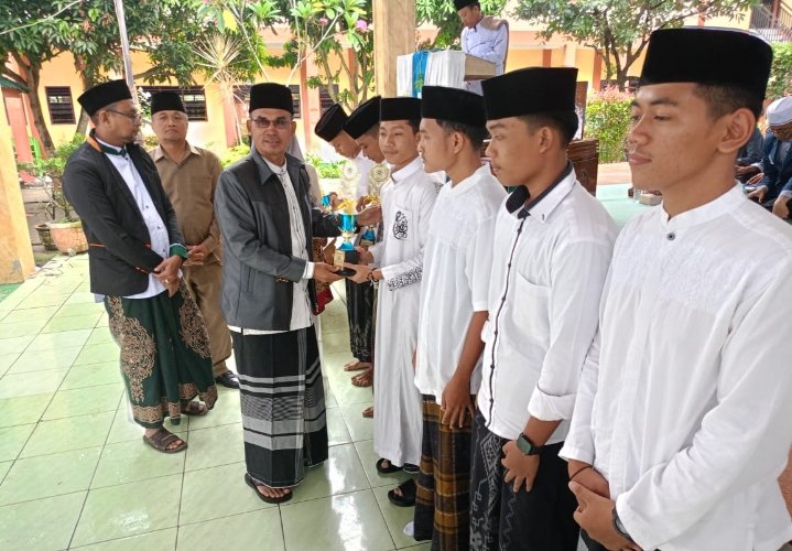 MAN 2 Deli Serdang Memperingati Maulid Nabi Muhammad SAW, TausiyahÂ  Ustadz Fahmi Salju Ini Pesannya
