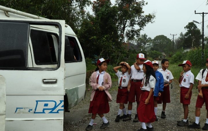 Pemkab.Pakpak Bharat Menyediakan Delapan Unit Bus Sekolah