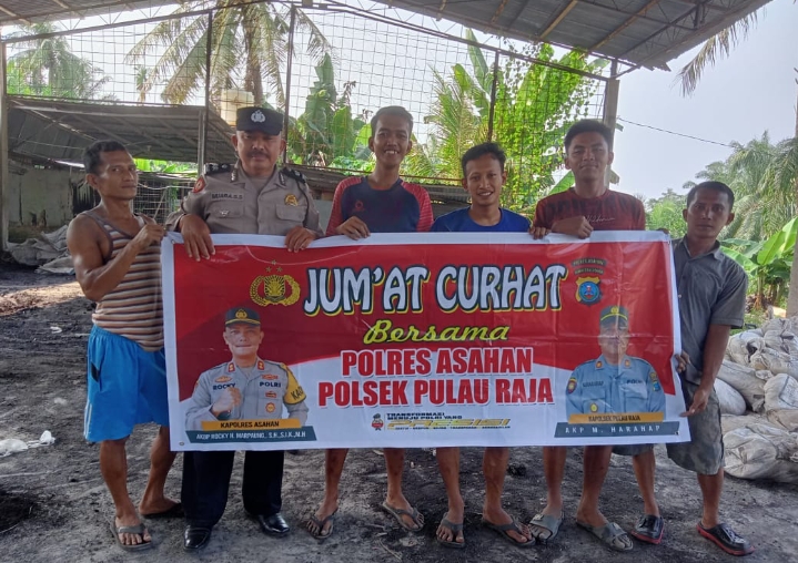 Personel Polsek Pulau Raja Jumat Curhat Kamtibmas di Dusun II, Desa Pulau Rakyat