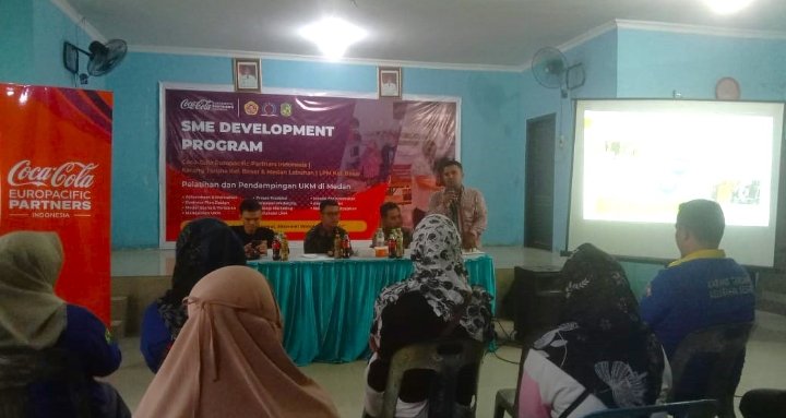 Dampingi UKM-UMKM di Medan Labuan, CCEP Indonesia Buka Akses Permodalan Bersama Bank Mandiri Cabang Marelan