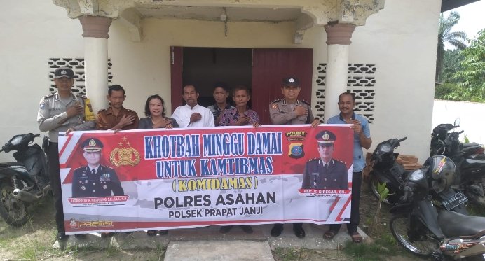 Personel Polsek Prapat Janji Laksanakan Khotbah Minggu Kasih di Gereja Khatolik