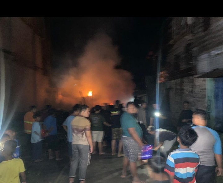 Rumah Semi Perpanen di Aek Loba Hangus Terbakar
