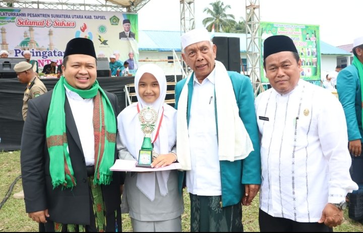 Maknai Hari Santri, Bupati Tapsel Dolly Pasaribu : Perkuat Benteng Diri Dengan Ilmu Agama