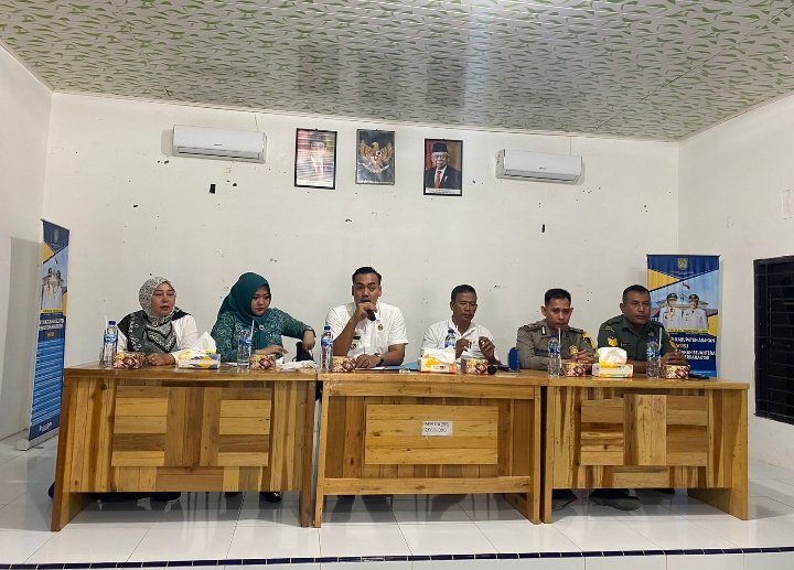 Bhabinkamtibmas Polsek Prapat Janji Hadiri Rapat Koordinasi Pemerintahan Kecamatan Tinggi Raja