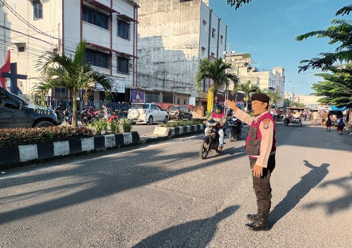 Personil Sat Samapta Polres Asahan Laksanakan Gatur Lalin