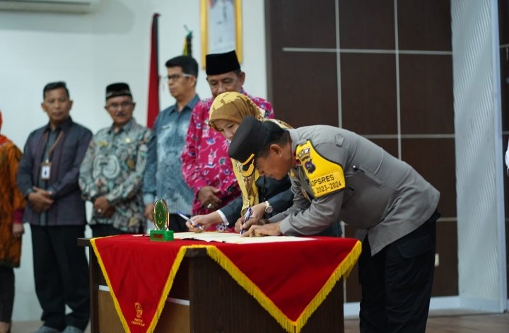 Penandatanganan Perjanjian Kerjasama Antara Pengadilan Agama Koto Baru dengan Instansi Vertikal di Lingkup Pemerintah Daerah Kabupaten Solok