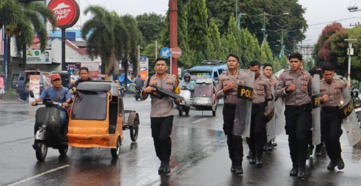 Kapolres Tapsel AKBP Imam Zamroni Pimpin Latihan Dalmas Ops Mantap Brata Toba
