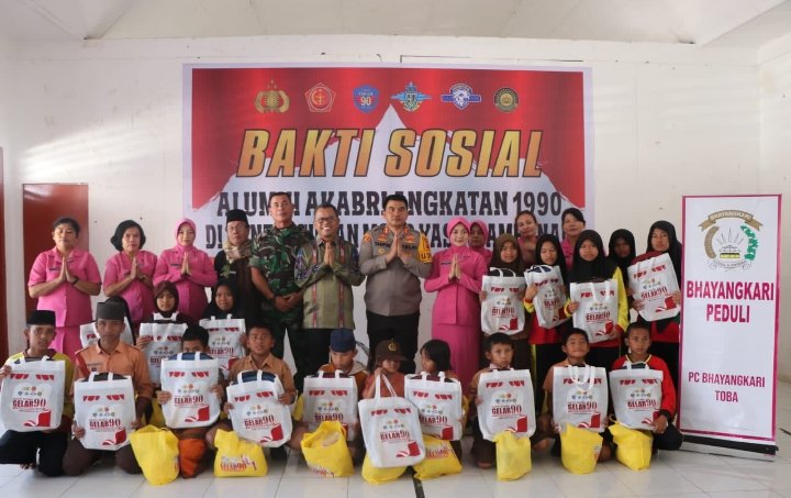 Bakti Sosial ABRI Angkatan 1990, Polres Toba Berbagi ke Panti Asuhan
