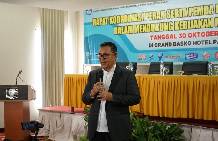 Bupati Solok Sebagai Narasumber Pada Rakor Peran Serta Pemda dan Mitra Pembangunan dalam Mendukung Kebijakan Merdeka Belajar