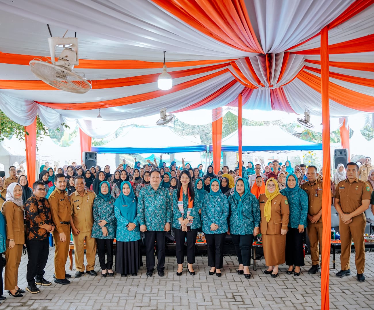 Ny Kahiyang Ayu Sambut Kedatangan Tim Evaluasi Pelaksanaan Terbaik Kelurahan PTP2WKSSÂ  SumutÂ 