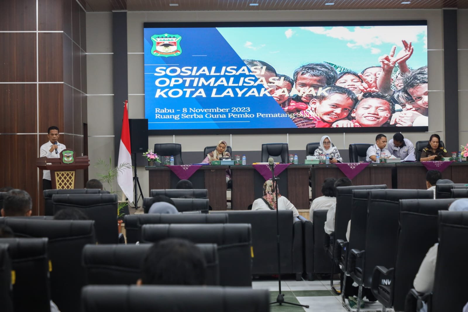 Wali Kota menghadiri acara Sosialisasi Optimalisasi Kota Layak Anak (Kla)