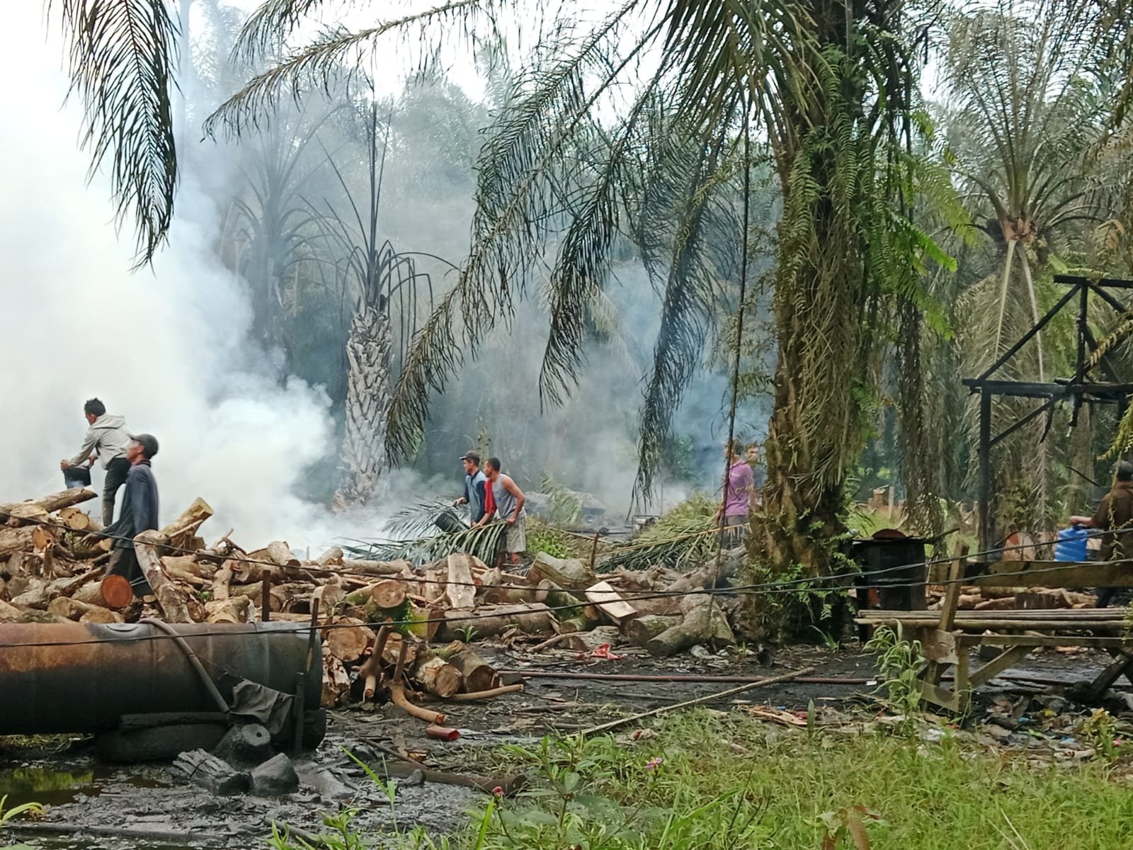 Usut Maraknya Pengolahan Minyak Mentah Ilegal di Gebang Langkat, Diduga Debeck-up OknumÂ 