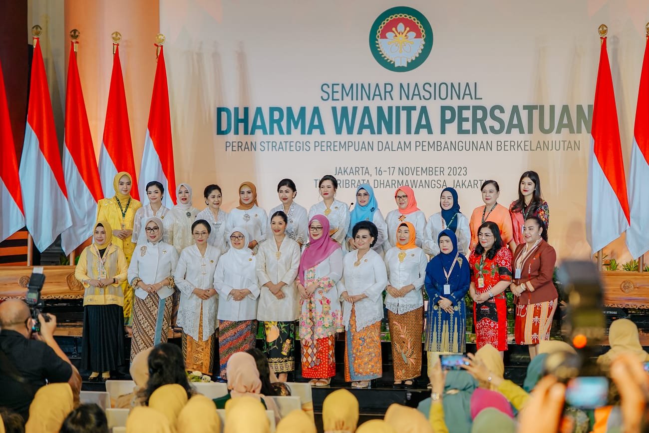 Ny Kahiyang Ayu Ikuti Seminar Nasional DWP Peran Strategis Perempuan dalam Pembangunan Berkelanjutan