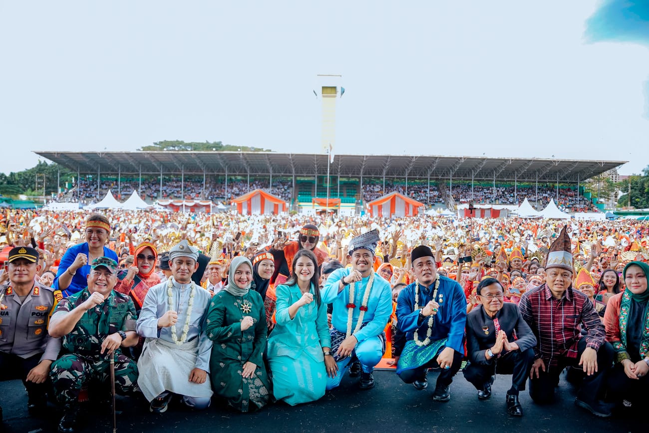 Mulai 2024, Bobby Nasution Tambah Honor Guru Honorer