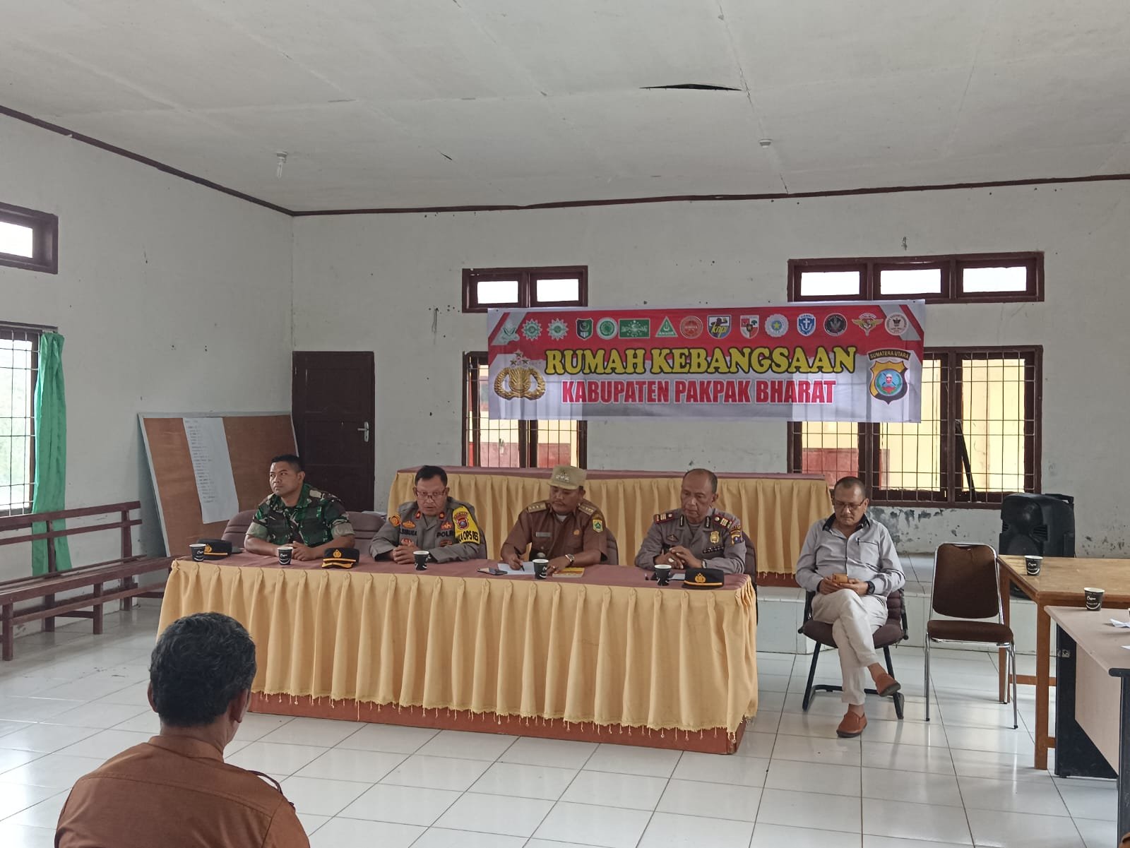 Waka Polres Pakpak Bharat Bersama Para Tokoh dan Ormas Melaksanakan Kegiatan Rumah Kebangsaan