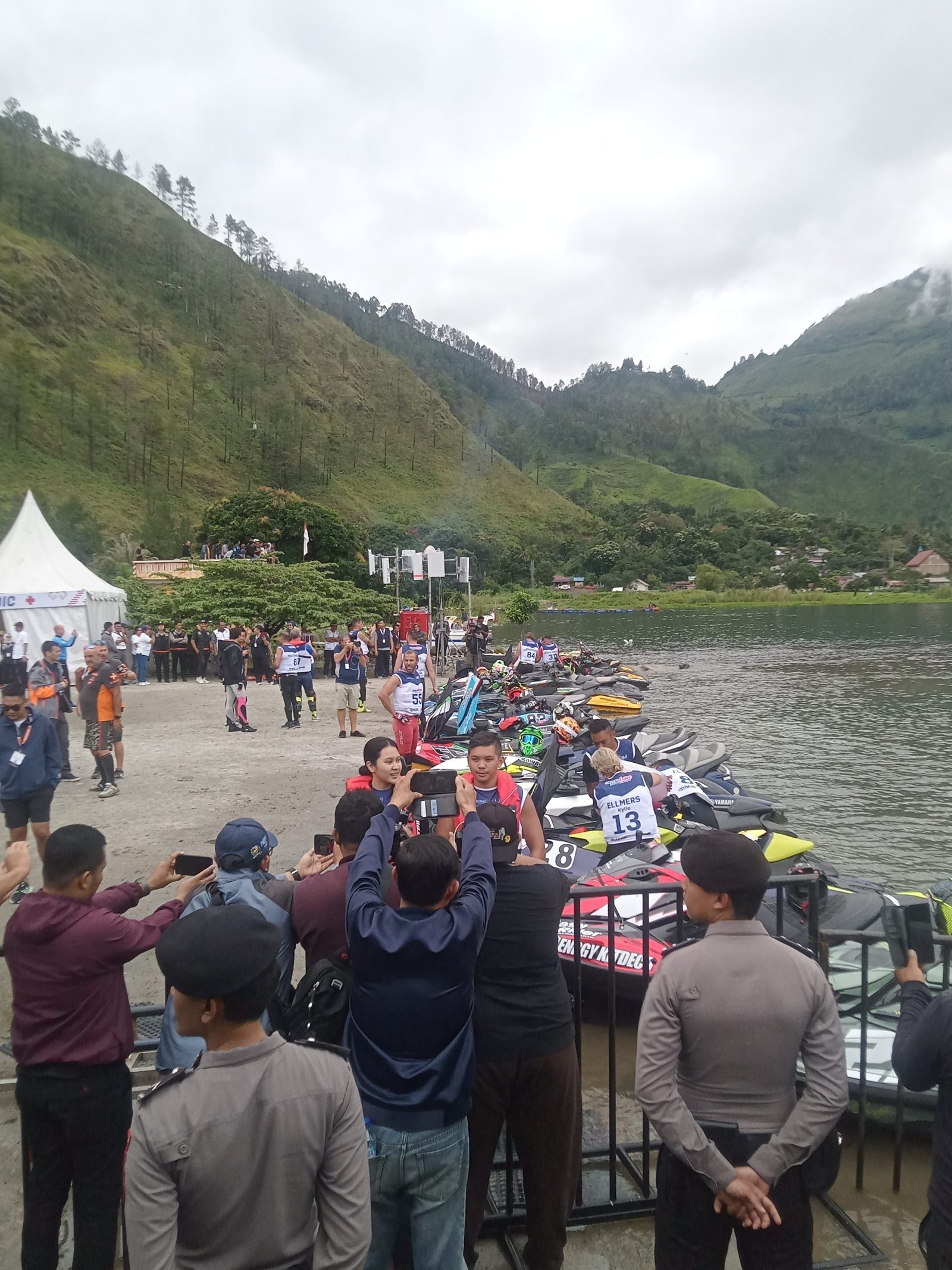 TNI/Polri Apel Persiapan Pengamanan Pelaksanaan Aquabike Jetski Championship di Pantai Sinalsal Karo