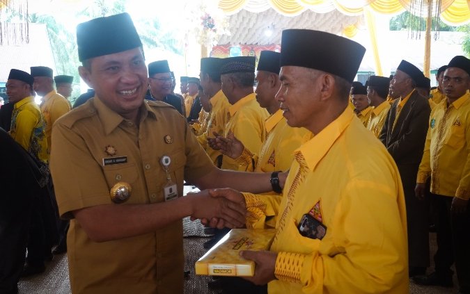 Bupati Andar Amin Harahap Hadiri Pelantikan Lembaga Budaya Adat di Lapangan SMP Negri 1 Dolok Paluta