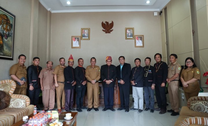 Pengurus Lembaga Sulang Silima Marga Banurea Se Dunia Audensi Ke Pemkab.Pakpak Bharat