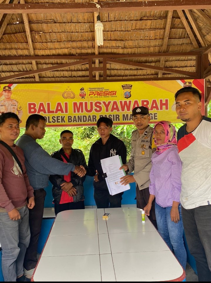 Personil Polsek Bandar Pasir Mandoge Menyelesaikan Masalah Pencurian Buah Sawit