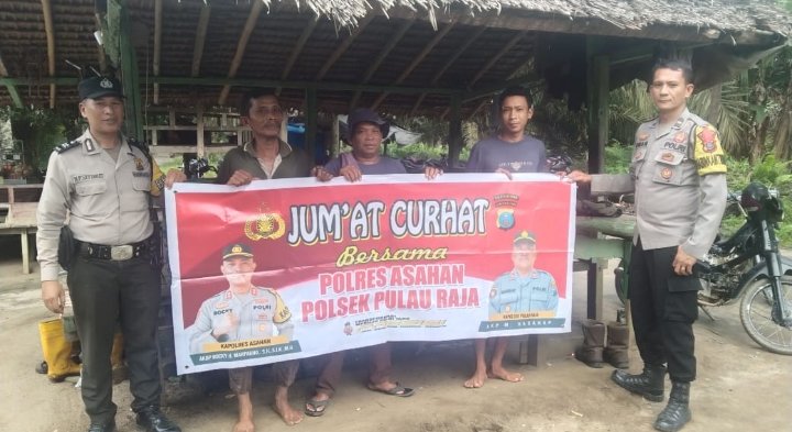 Personel Polsek Pulau Raja Jumat Curhat Kamtibmas di Desa Aek Loba
