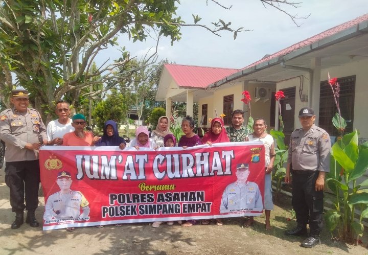 Personel Polsek Simpang Empat Jumat Curhat di Yayasan Panti Jompo