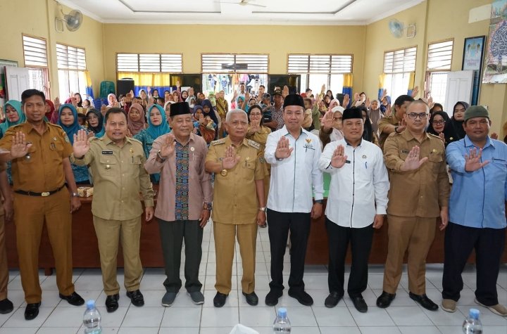 Bupati Asahan Salurkan Bantuan Makanan Tambahan Kepada 50 Balita Stunting
