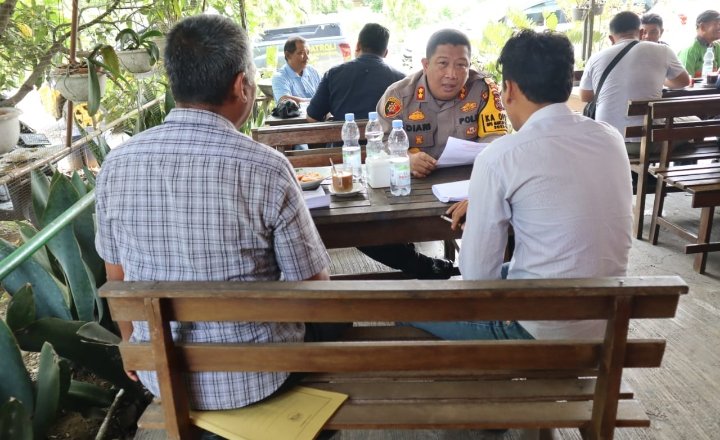AKBP Diare Astetika Laksanakan Pojok Pemilu Coffee Moning Bersama Insan Pers Kabupaten Palas