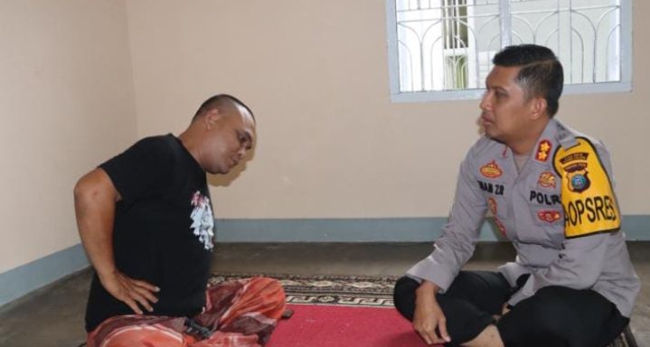 Wujud Polri Pengayom, AKBP Imam Zamroni jenguk Wartawan yang Sakit