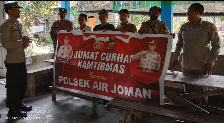 Tampung Aspirasi masyarakat, Personil Polsek Air Joman Laksanakan Jumat Curhat