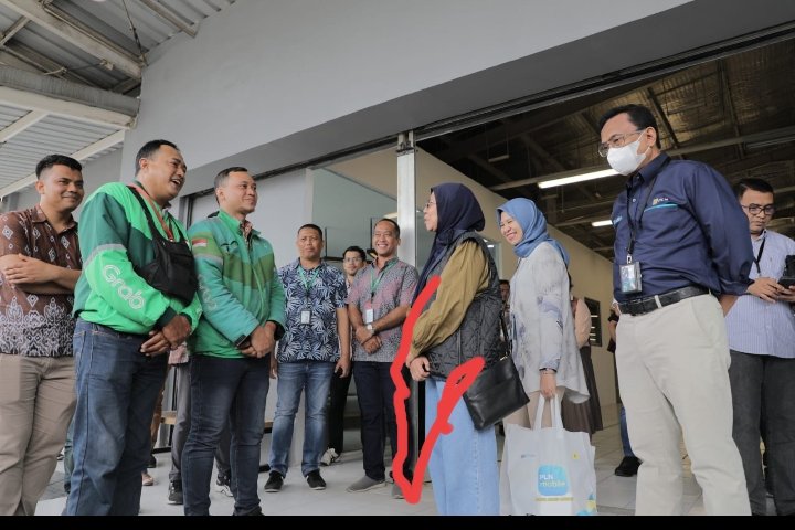 Pastikan Ekosistem Kendaraan Listrik Di Sumut, Direktur Niaga PT PLN (Persero) Kunjungi PT Grab Indonesia