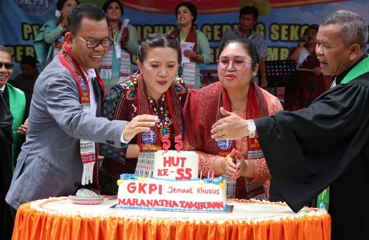 Lewat Gereja, Bupati Toba Ajak Warga Cari Keuntungan Saat Event Aquabike Jetski