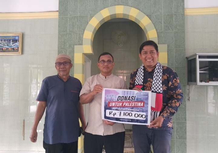 Warga Musala Hayatul Iman Salurkan Donasi Palestina ke DD Waspada