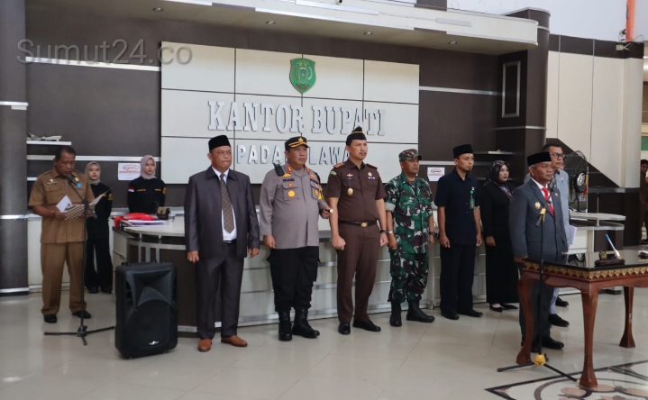 Kapolres Palas Hadiri Penyerahan SK P3K Pelantikan Pejabat Administrator dan Pejabat Pengawas Lingkungan di Kantor Bupati
