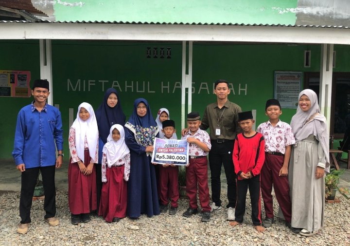 MIS Miftahul Hasanah Binjai Salurkan Donasi Palestina Lewat DD Waspada