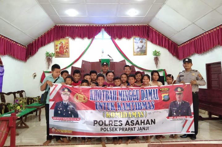 Laksanakan Minggu Kasih di Gereja HKBP, Ini Pesan Personel Polsek Prapat Janji
