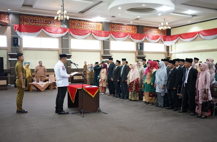 Sebanyak 83 Orang Pejabat Fungsional Guru Dilantik dan Diambil Sumpah Janjinya