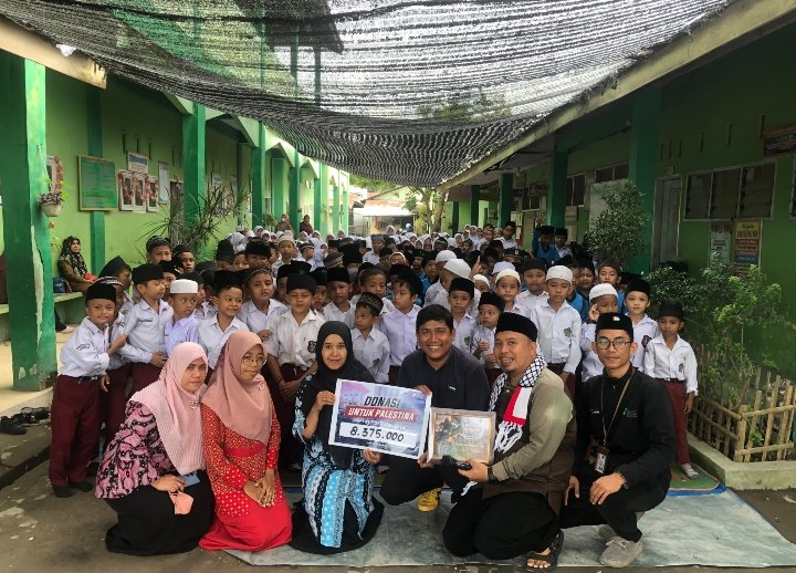 Lewat Dongeng Kemanusiaan, MIS Attawap Salurkan Donasi Palestina Melalui DD Waspada