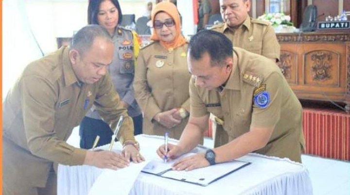 Rapat Paripurna DPRD Pengesahan Ranperda Jadi Perda Daerah Tahun 2024
