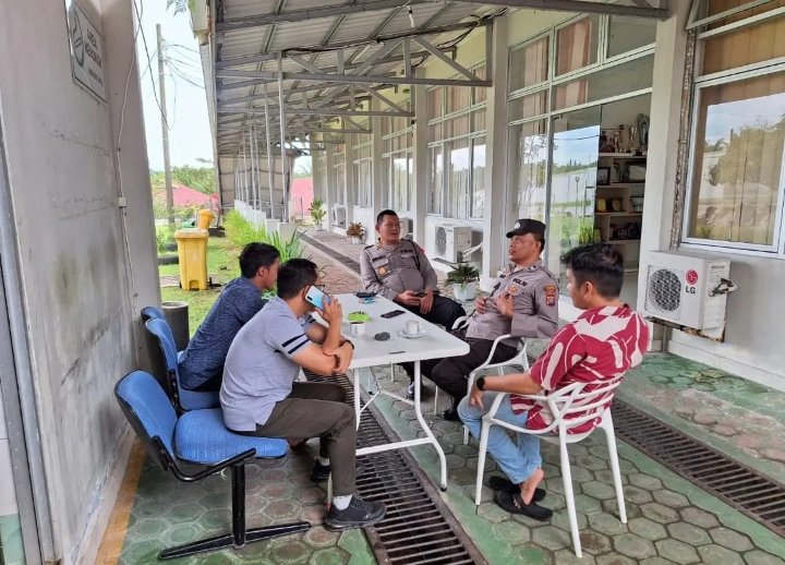 Dengar Keluhkesa Masyarakat, Kapolsek Bandar Pulau Laksanakan Jumat Curhat