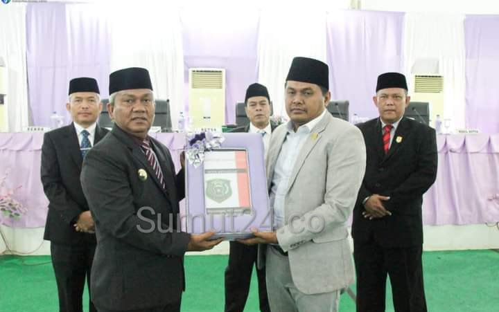 Plt Bupati Palas hadiri Rapat Paripurna Penyampaian RANPERDA Tahun 2024, Kebijakan Naik 3,40 Persen