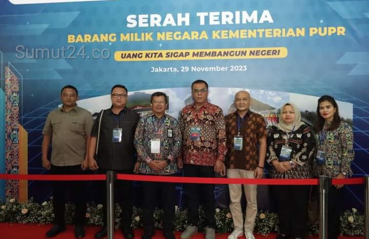 Bupati Madina Terima Sertifikat Aset Pasarbaru Panyabungan dari Kementerian PUPR,Sukhairi Nasution : Terimakasih Kepada Kementerian PUPR atas Penyerahan Aset ini