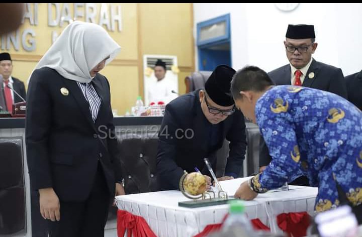 Pemkab dan DPRD Madina Setujui Bersama Ranperda Tentang Pajak dan Retrebusi Daerah