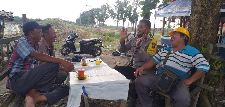Bhabinkamtibmas Polsek Prapat Janji Sambang dan Cooling System