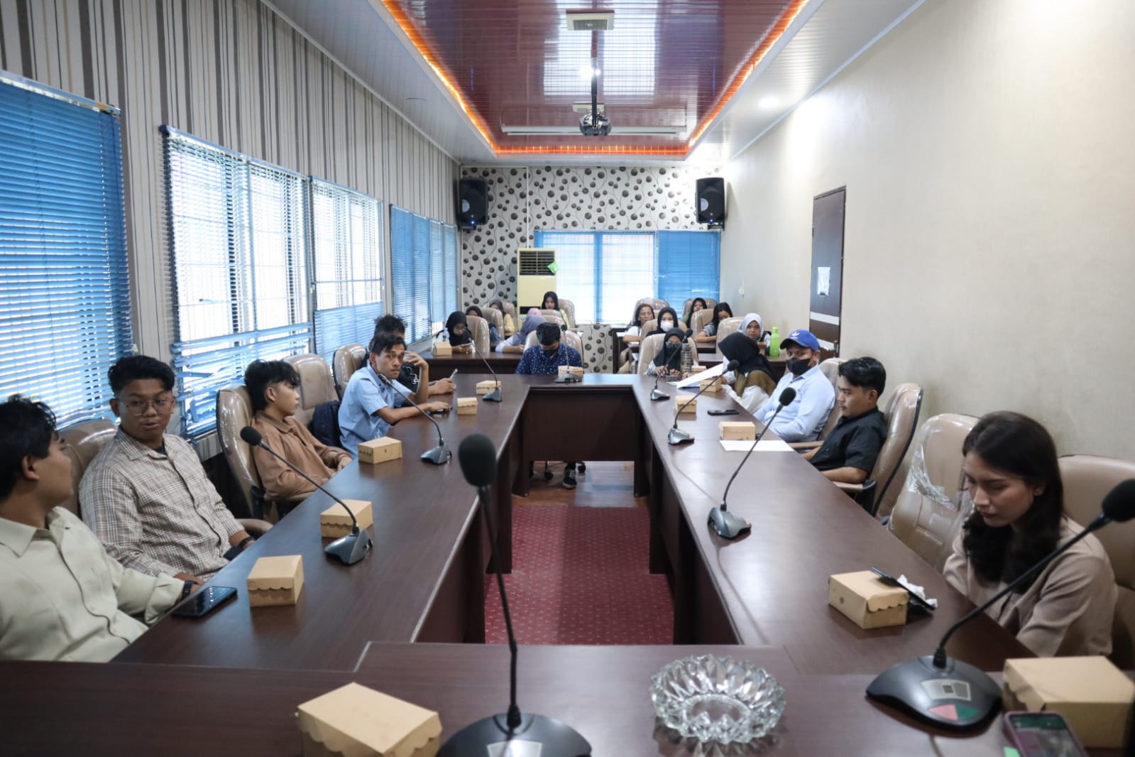 Dinsos Kota Medan Berikan Bantuan Pendidikan Kepada Mahasiswa Medan