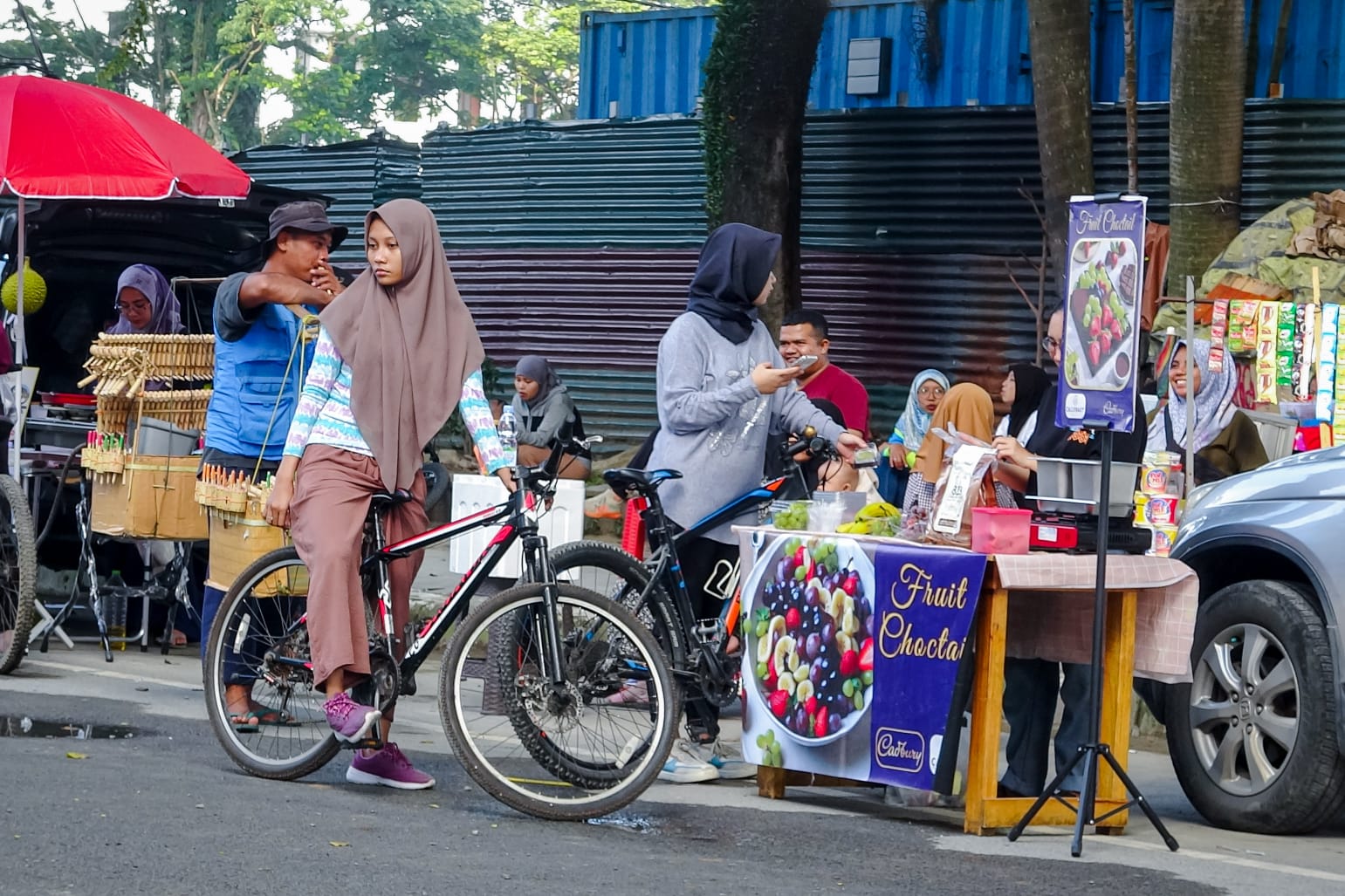 CFD di Seputaran Lapangan Merdeka Medan, Olahraga Sambil Kulineran UMKM
