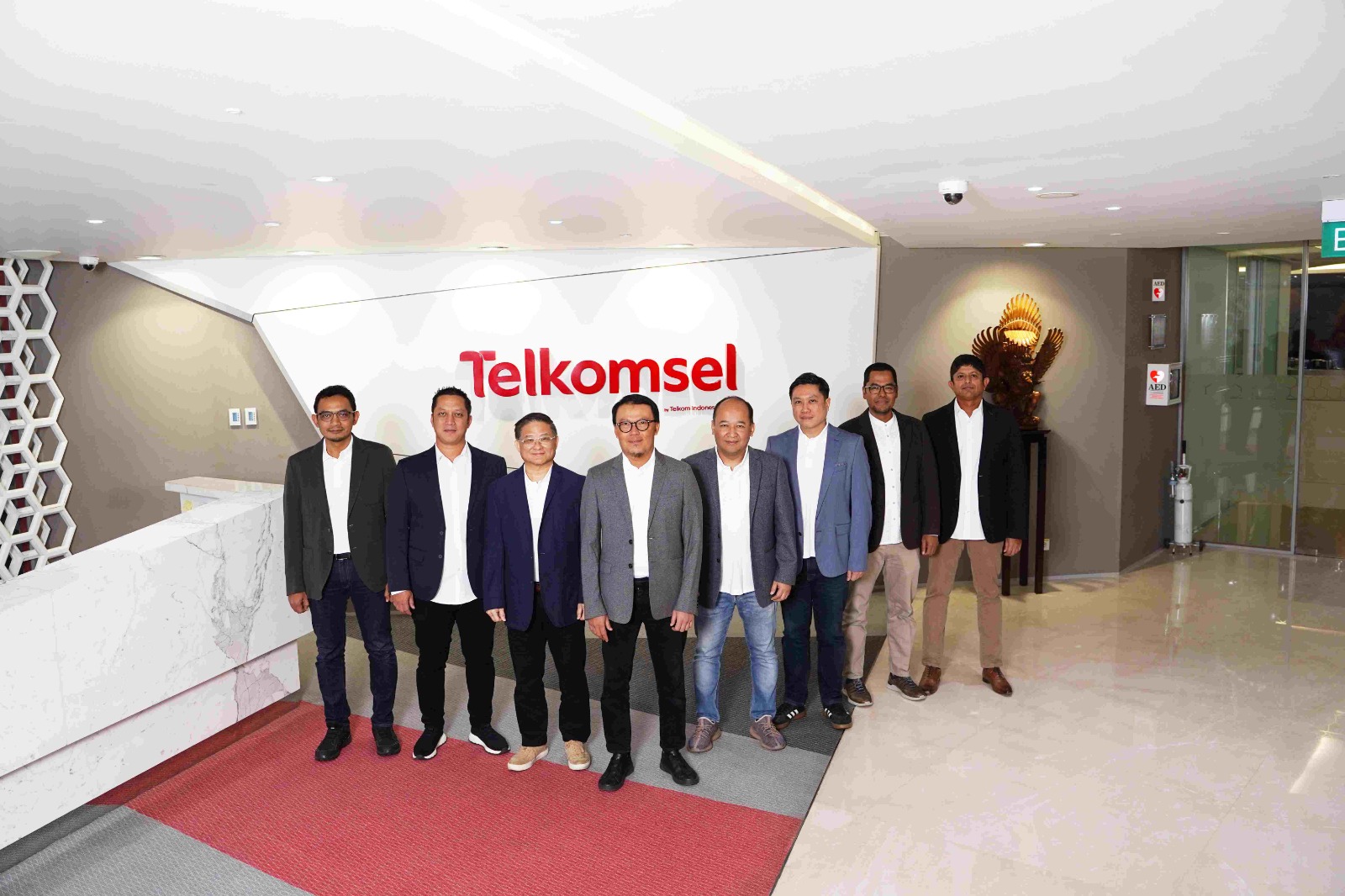 Telkomsel Menetapkan Komisaris, Direktur Utama dan Direktur Network