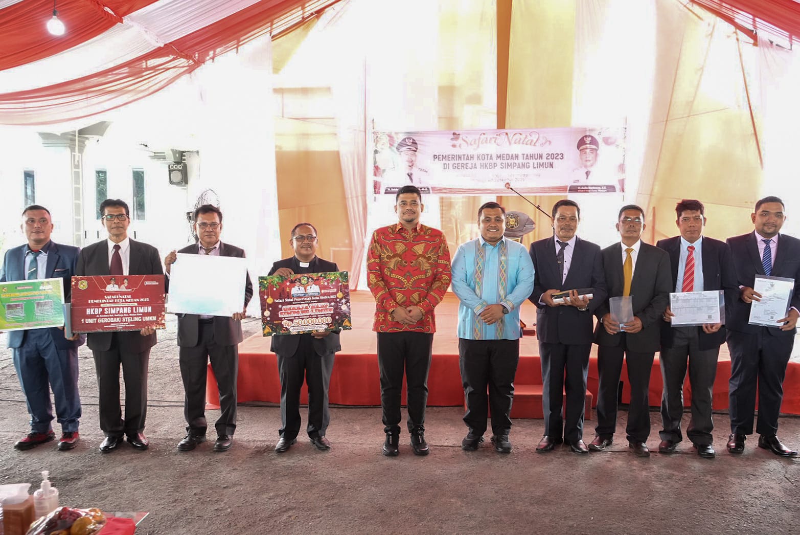 Safari Natal di Gereja HKBP Simpang Limun, Bobby Nasution : Tidak Cukup Langkah, Pembangunan Medan Butuh Lompatan Jauh