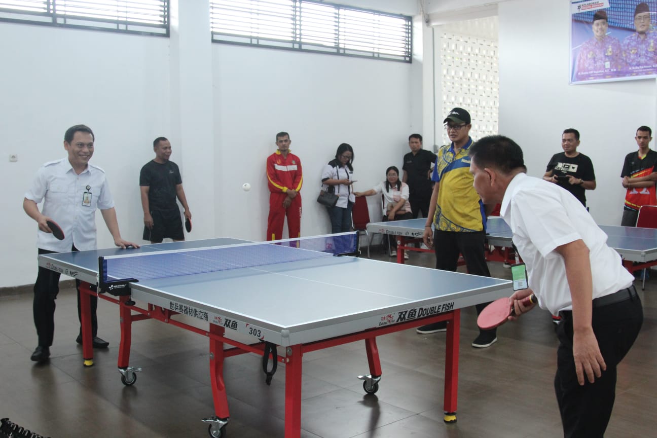 Semangat dan Kebersamaan Warnai Turnamen Tenis Meja HUT ke-52 Korpri Medan